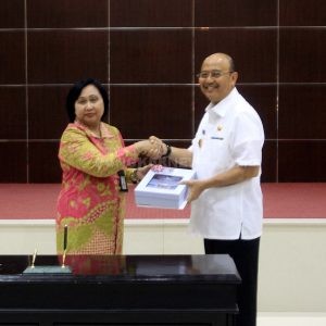 Walikota menerima Laporan Hasil Pemeriksaan7
